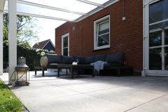 terras-onder-overkapping-tuinmeubels-antraciet-aangepast