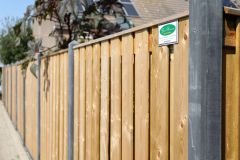 schutting-met-betonpalennn-aa